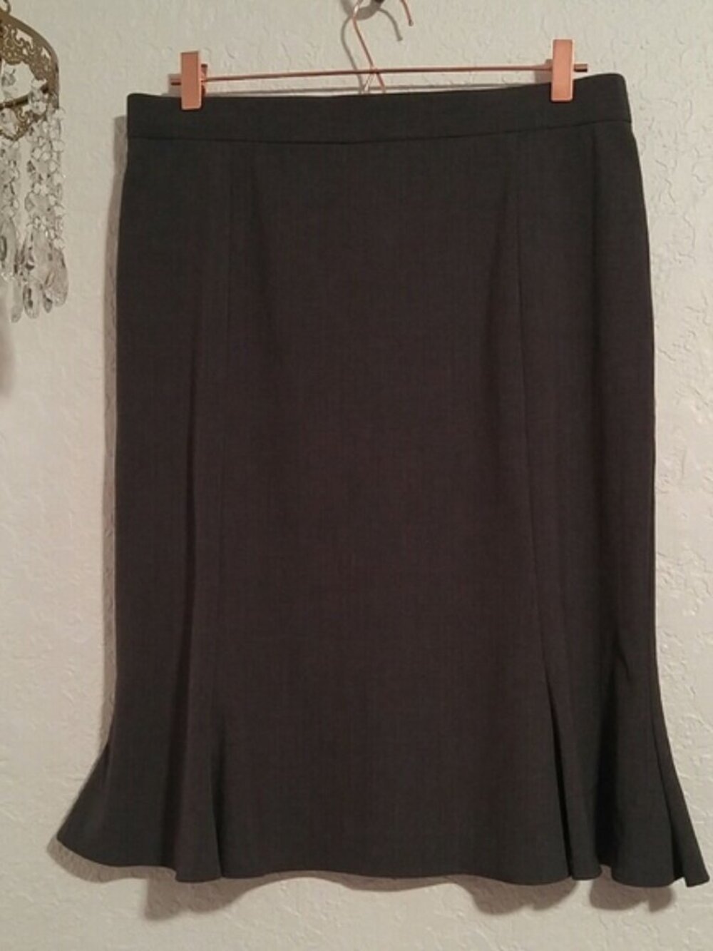 Briggs New York SZ 14 Dark Grey Pencil Skirt with Flared Hem